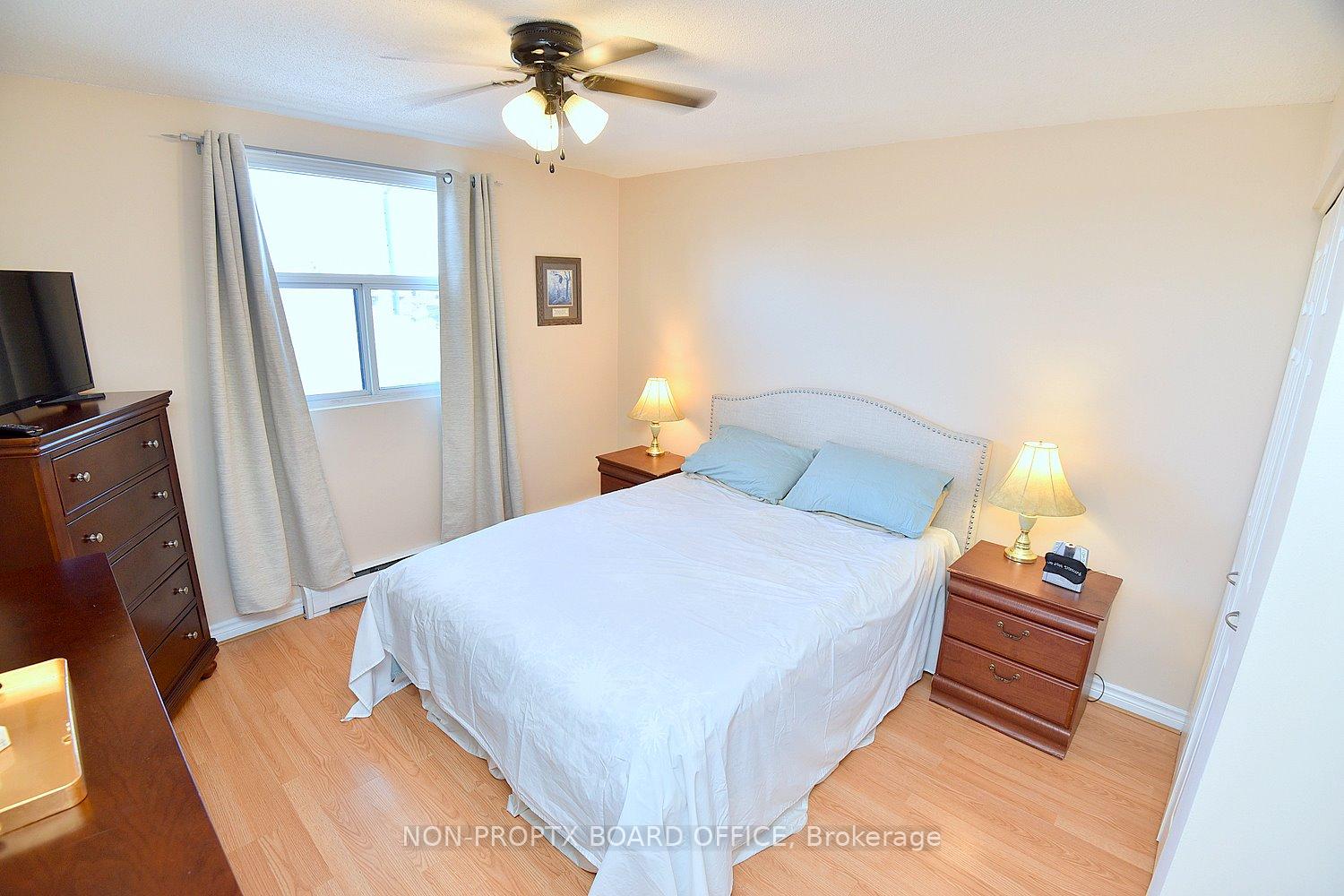 2 Bedrooms Condo at 893 Concession,  Hamilton For sale