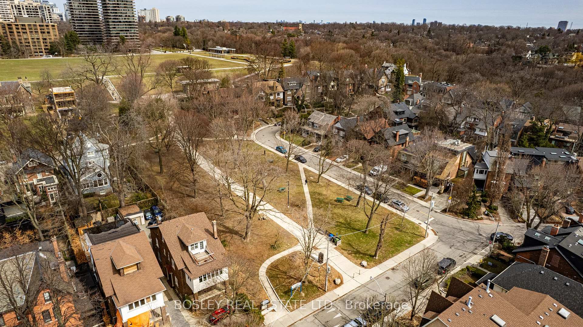 4 Bedrooms Condo at 95 Summerhill, Toronto For sale