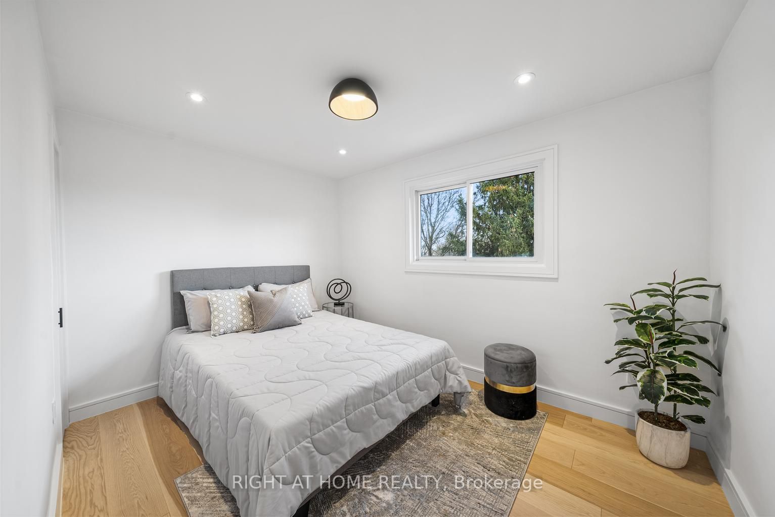 93 Pemberton Road