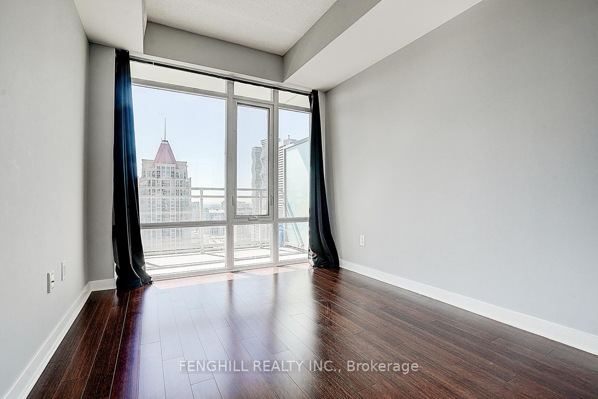 2 Bedrooms Condo at 365 Prince Of Wales, Mississauga For sale