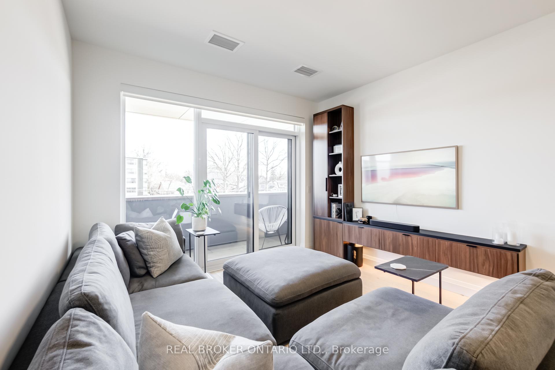 2 Bedrooms Condo at 500 Brock,  Burlington For sale