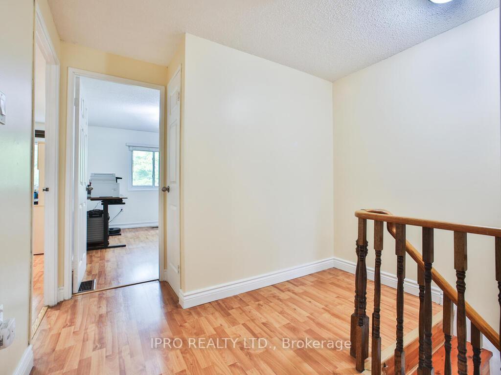 4 Bedrooms Condo at 485 Meadows, Mississauga For sale