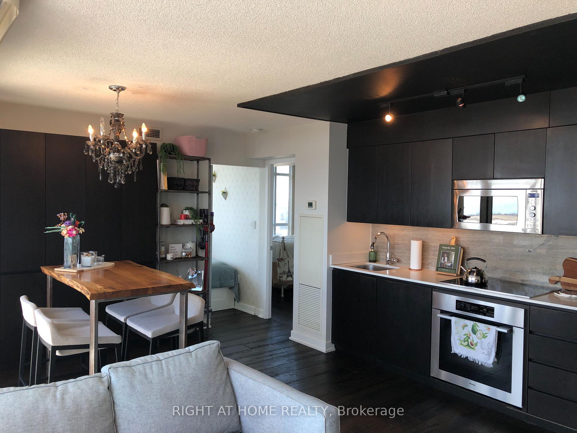 2 Bedrooms Condo at 15 Iceboat,  Toronto For sale