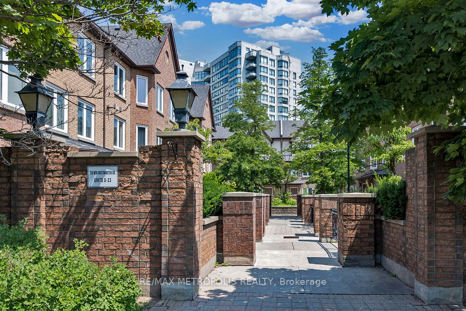#9 - 735 New Westminster Drive, Vaughan, ON L4J 7Y9