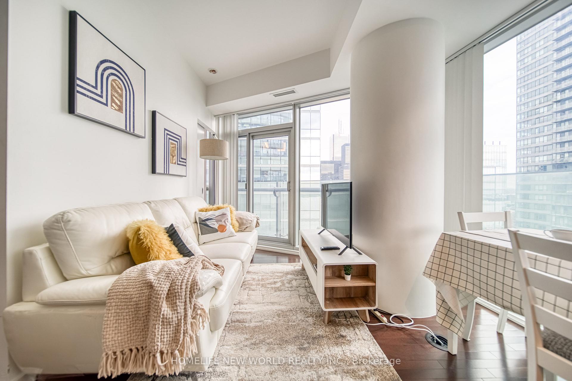 1 Bedroom Condo at 14 York, Toronto For sale