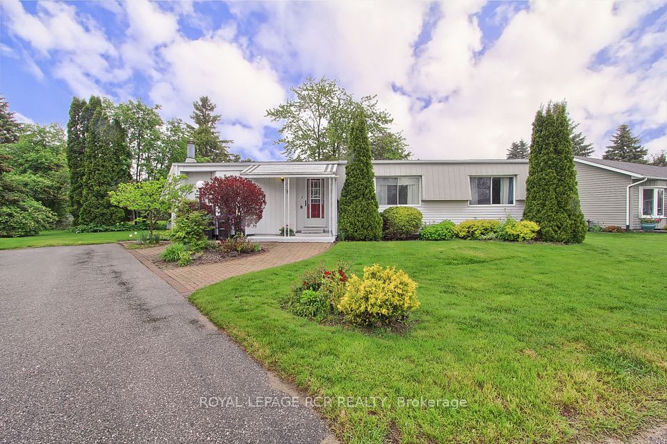 8 Carmans Cove, Innisfil, ON L9S 1R9