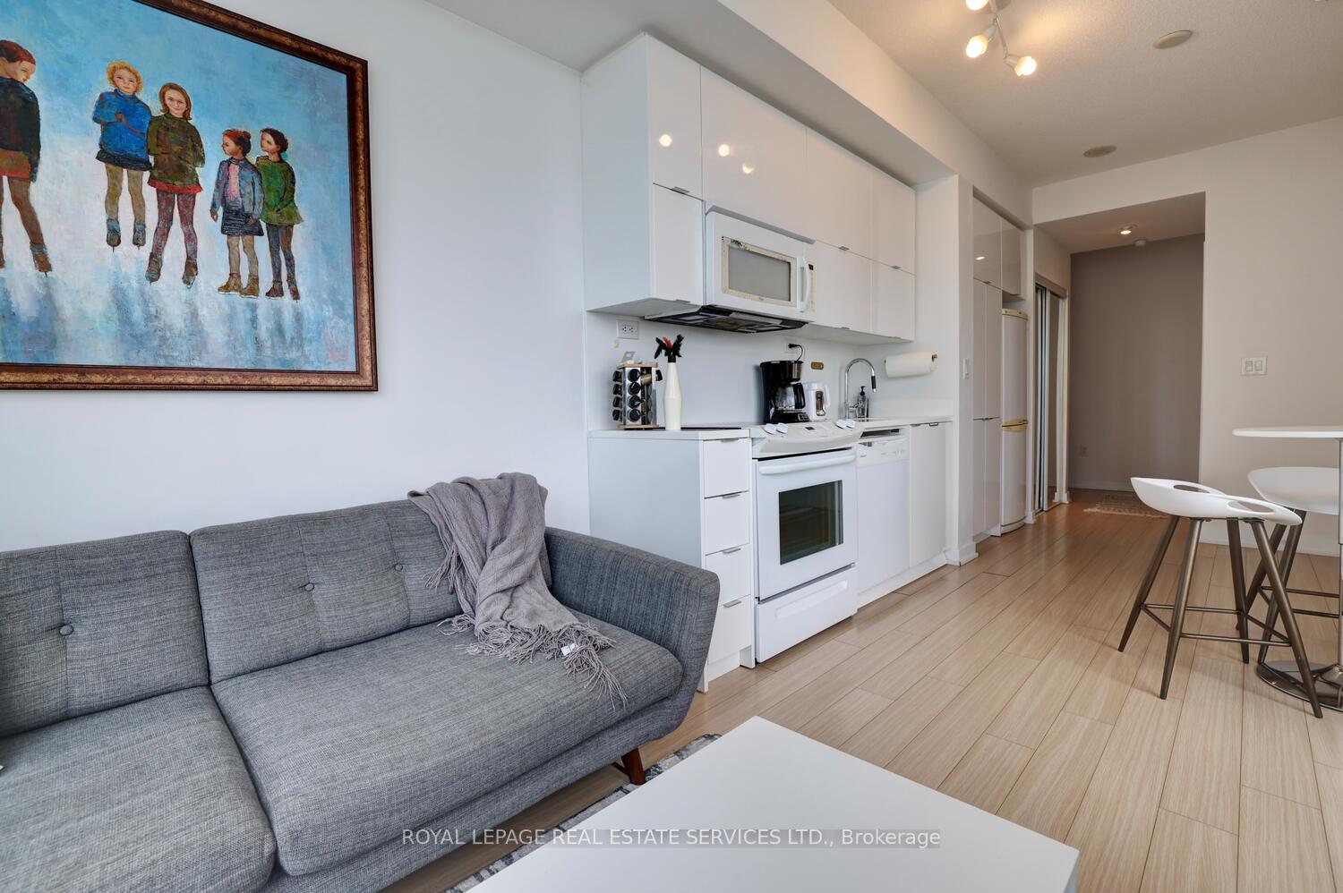 1 Bedroom Condo at 21 Iceboat,  Toronto For sale