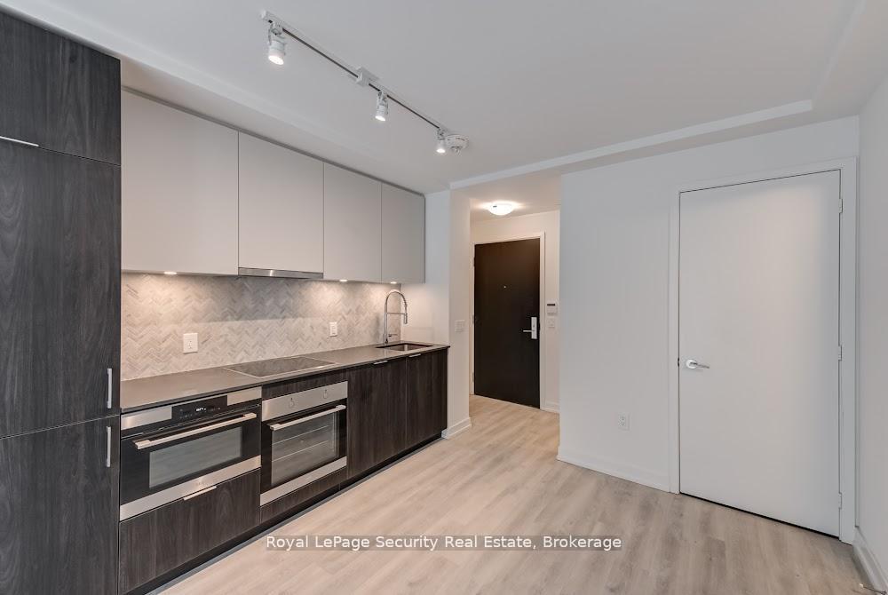 1 Bedroom Condo at 158 Front, Toronto For sale