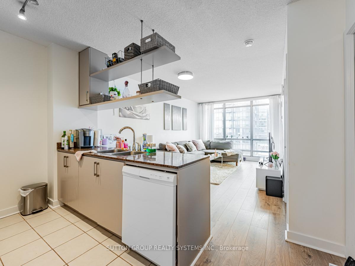 1 Bedroom Condo at 5 Mariner, Toronto For sale