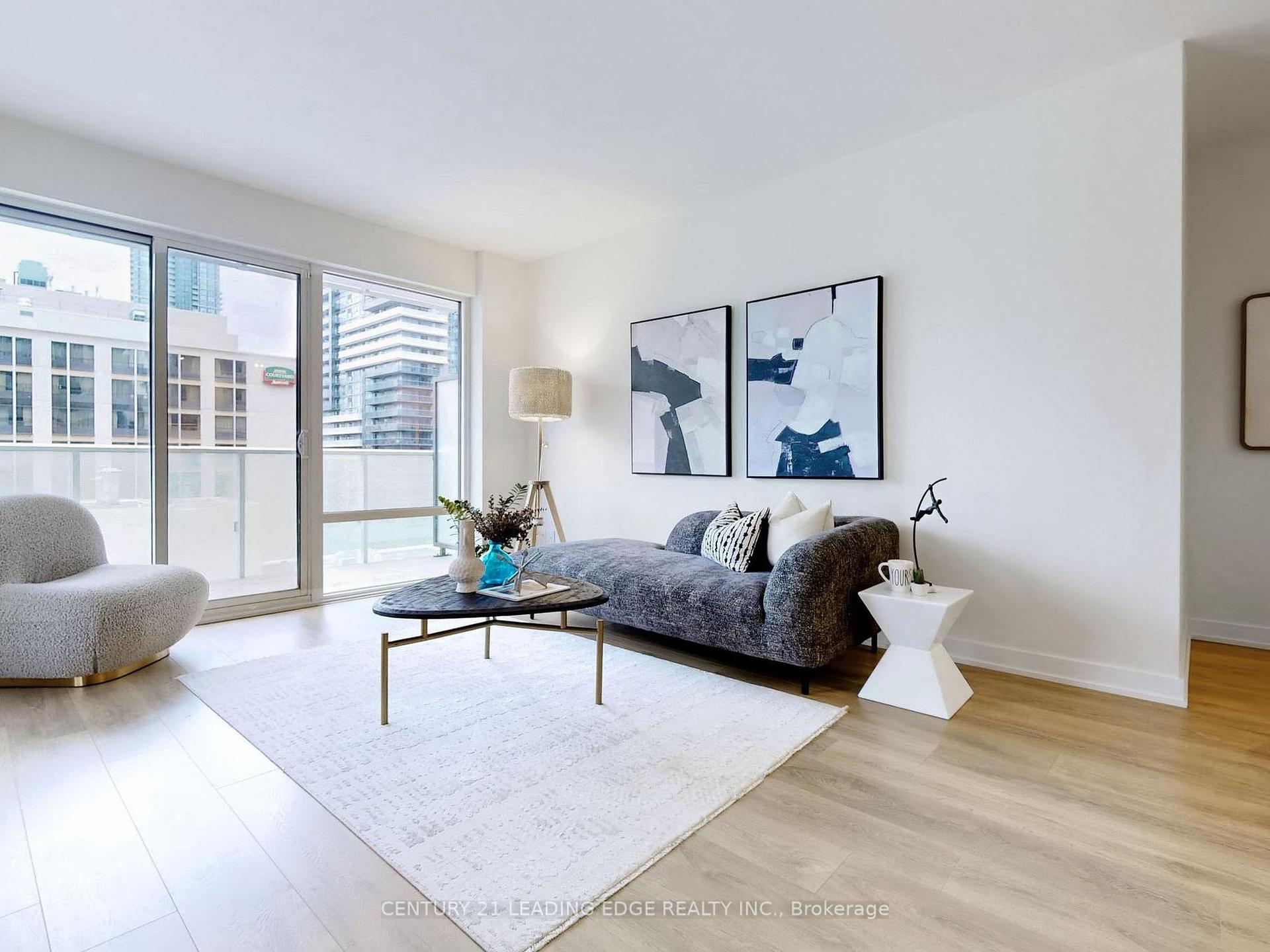 3 Bedrooms Condo at 501 Yonge, Toronto For sale