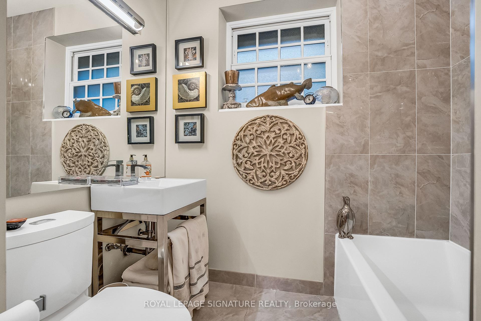 2 Bedrooms Co-op at 150 St Clair, Toronto For sale