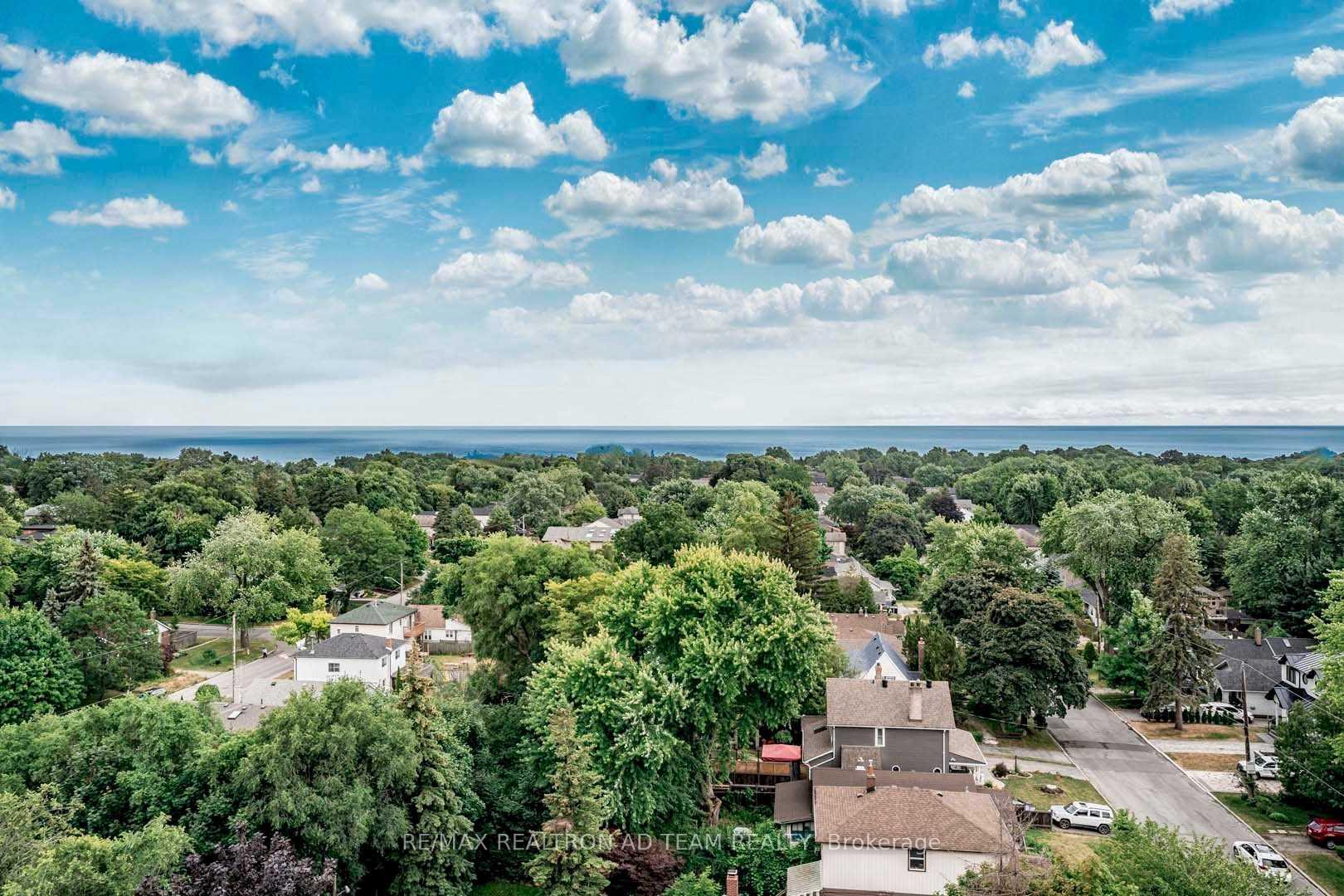 3 Bedrooms Condo at 2799 Kingston,  Toronto For sale