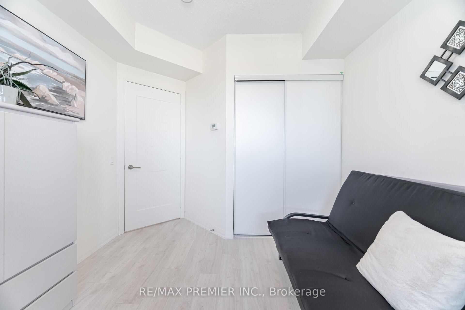 2 Bedrooms Condo at 9000 Jane, Vaughan For sale