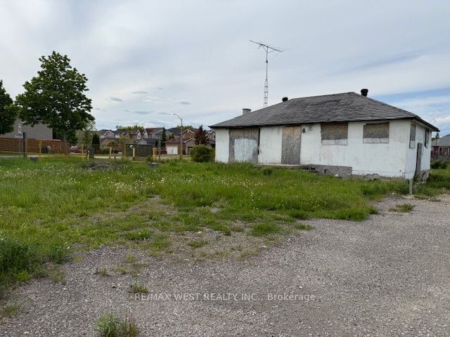 1154 Innisfil Beach