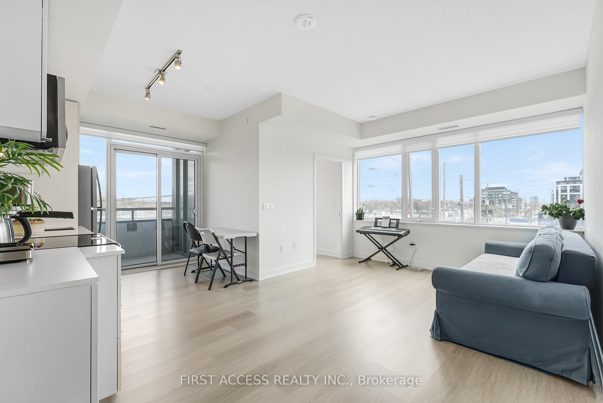 2 Bedrooms Condo at 859 The Queensway,  Toronto For sale