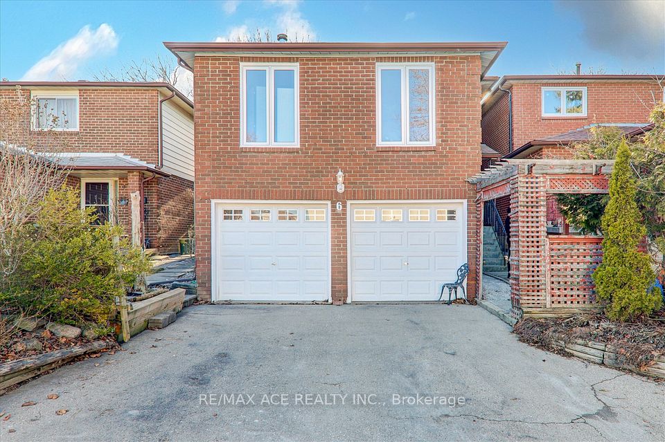 6 Rockwood Drive, Toronto, ON M1M 3N1