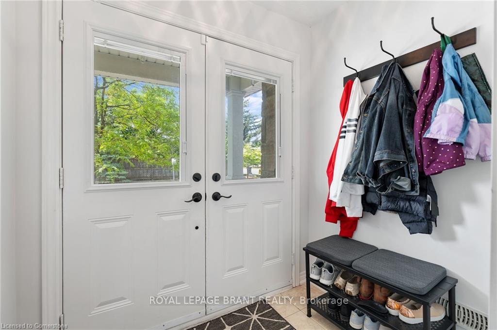 3 Bedrooms Condo at 6995 Glory, Mississauga For sale