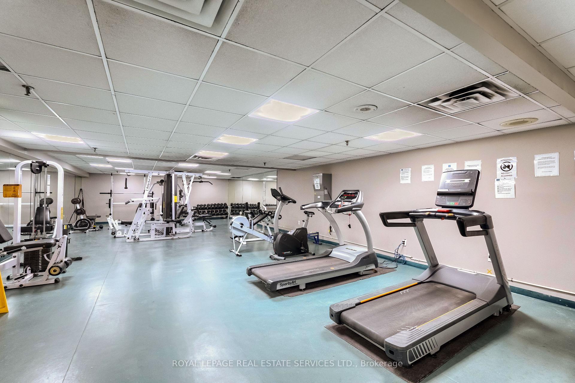 1 Bedroom Condo at 2155 Burnhamthorpe, Mississauga For sale