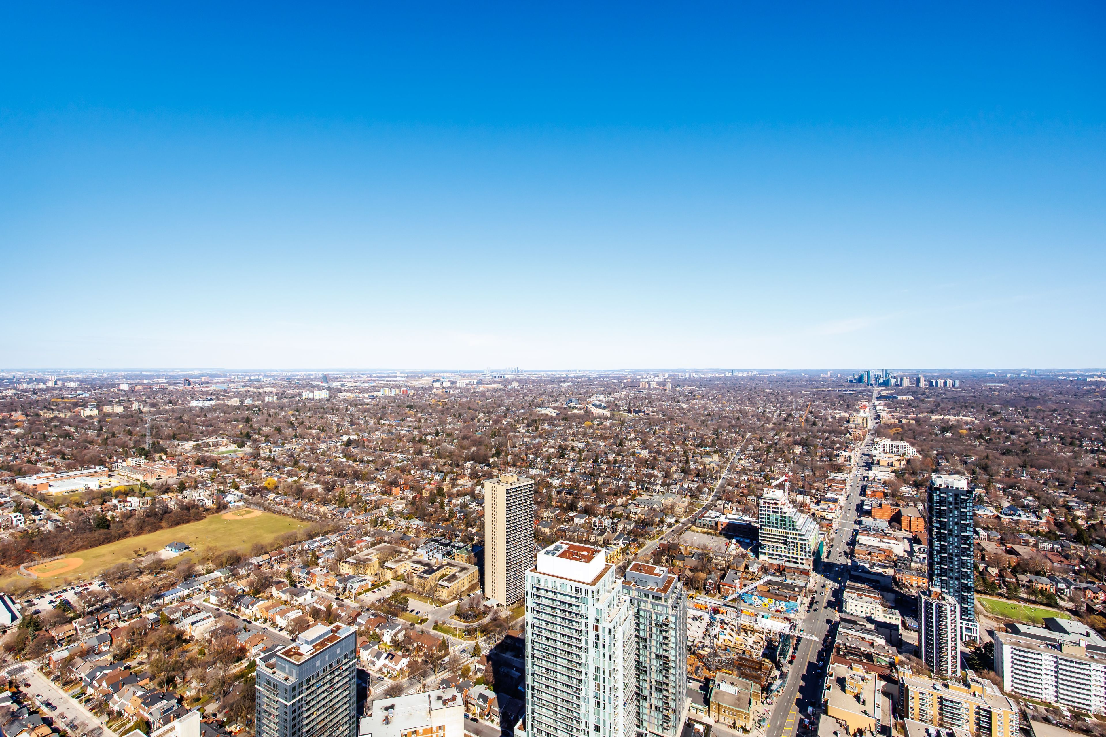 8 Eglinton Avenue E 5807