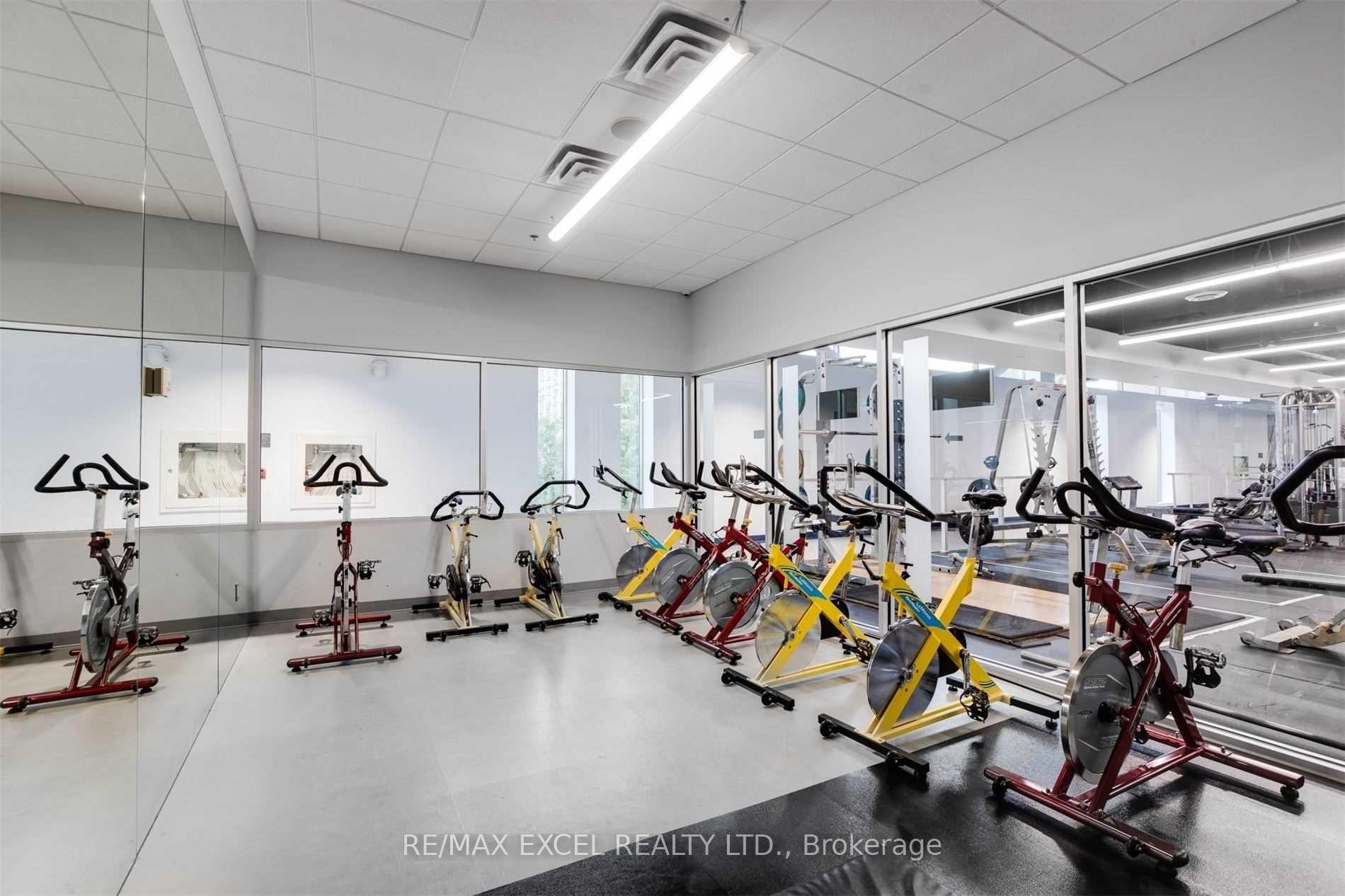 2 Bedrooms Condo at 35 Mariner, Toronto For sale