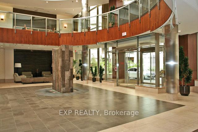 2 Bedrooms Condo at 3880 Duke Of York, Mississauga For sale
