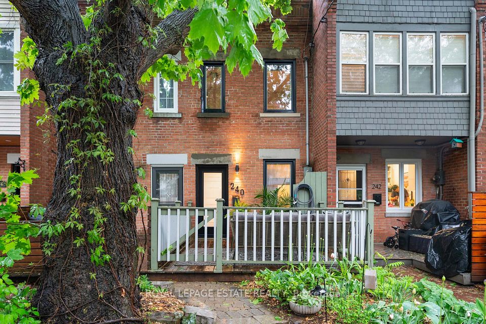 240 Waverley