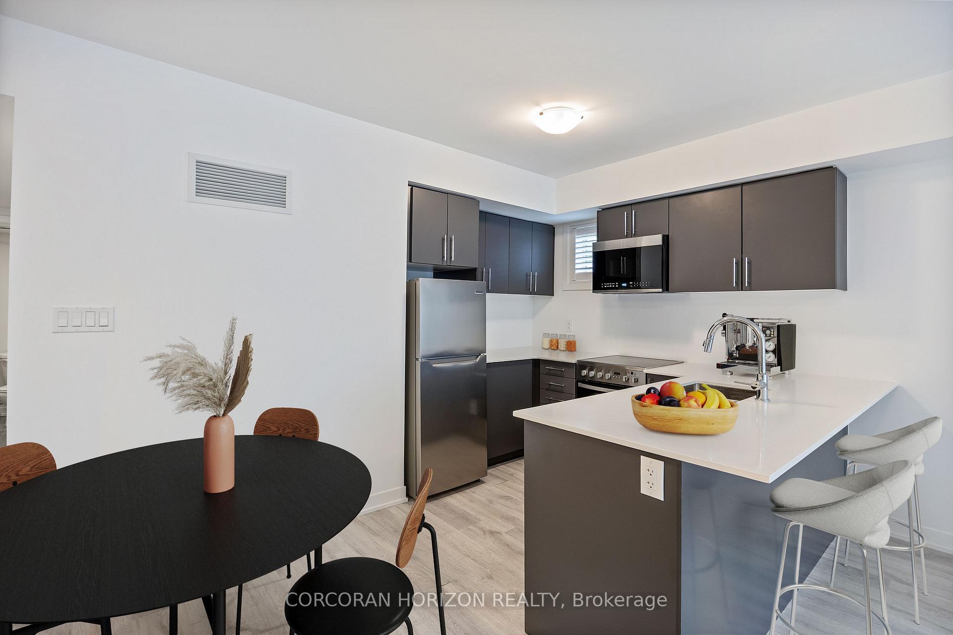 2 Bedrooms Condo at 8 Marquette, Toronto For sale