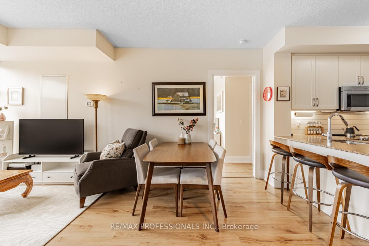 2 Bedrooms Condo at 2 Old Mill,  Toronto For sale