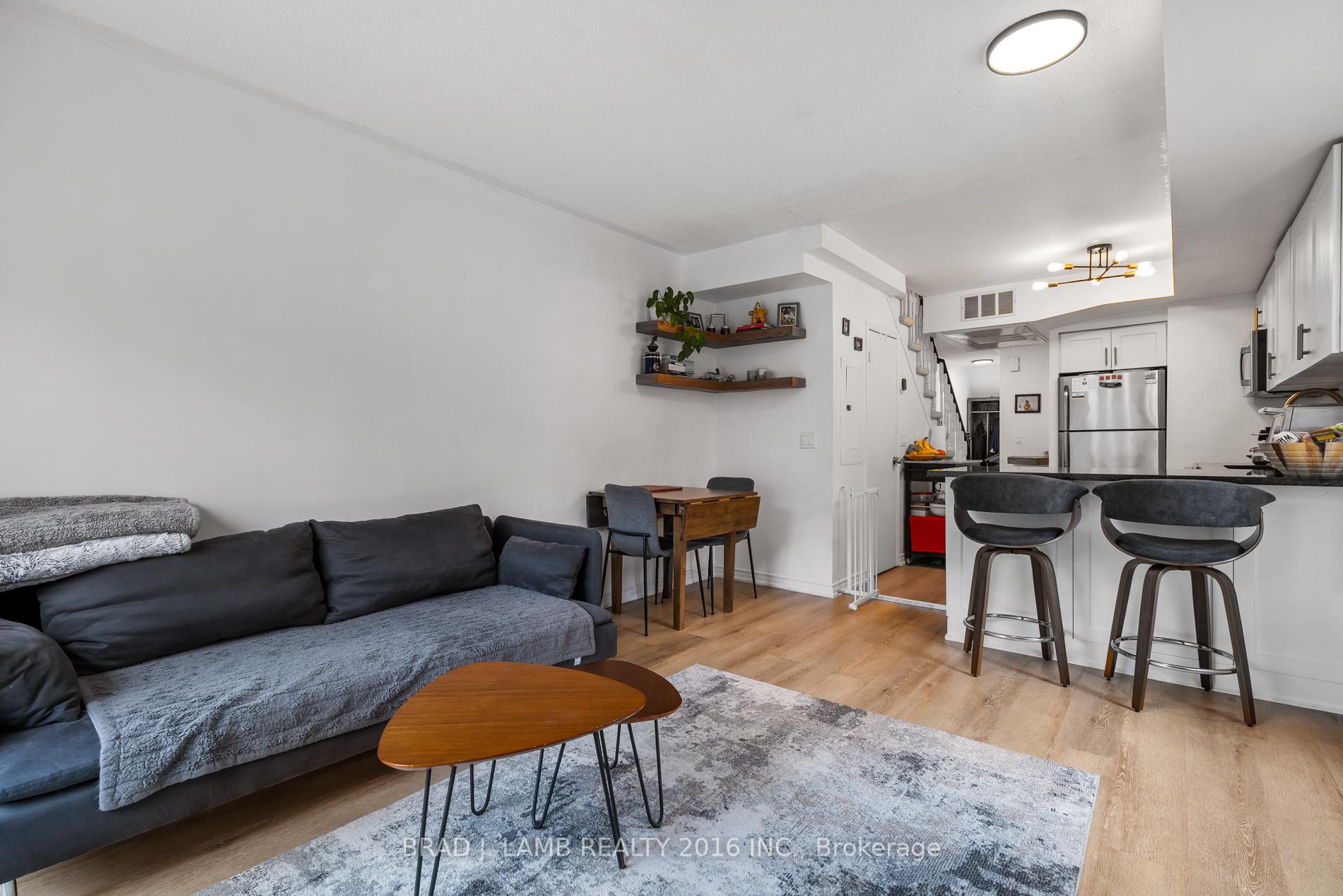 3 Bedrooms Condo at 262 St. Helens, Toronto For sale