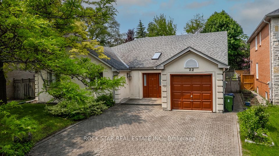22 Fairmeadow Avenue, Toronto, ON M2P 1W5