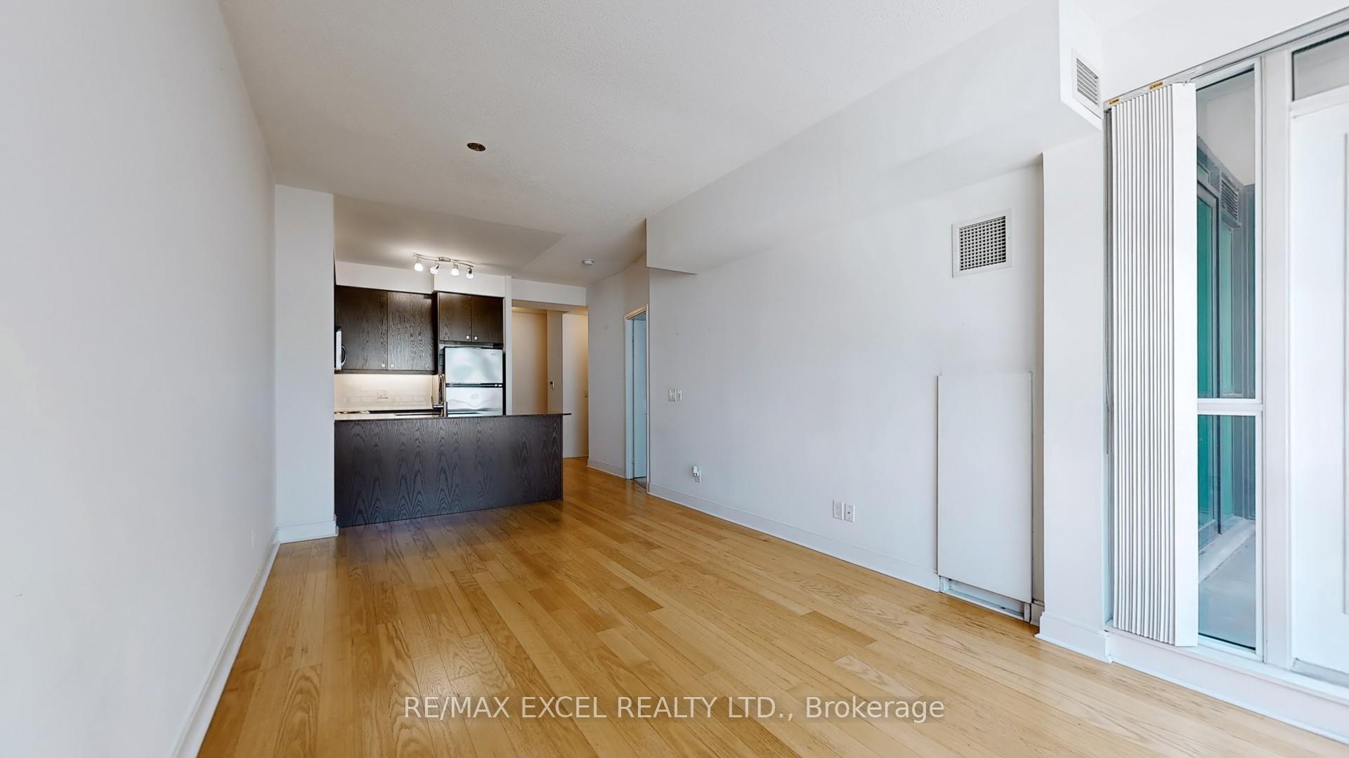 2 Bedrooms Condo at 1 Scott, Toronto For sale