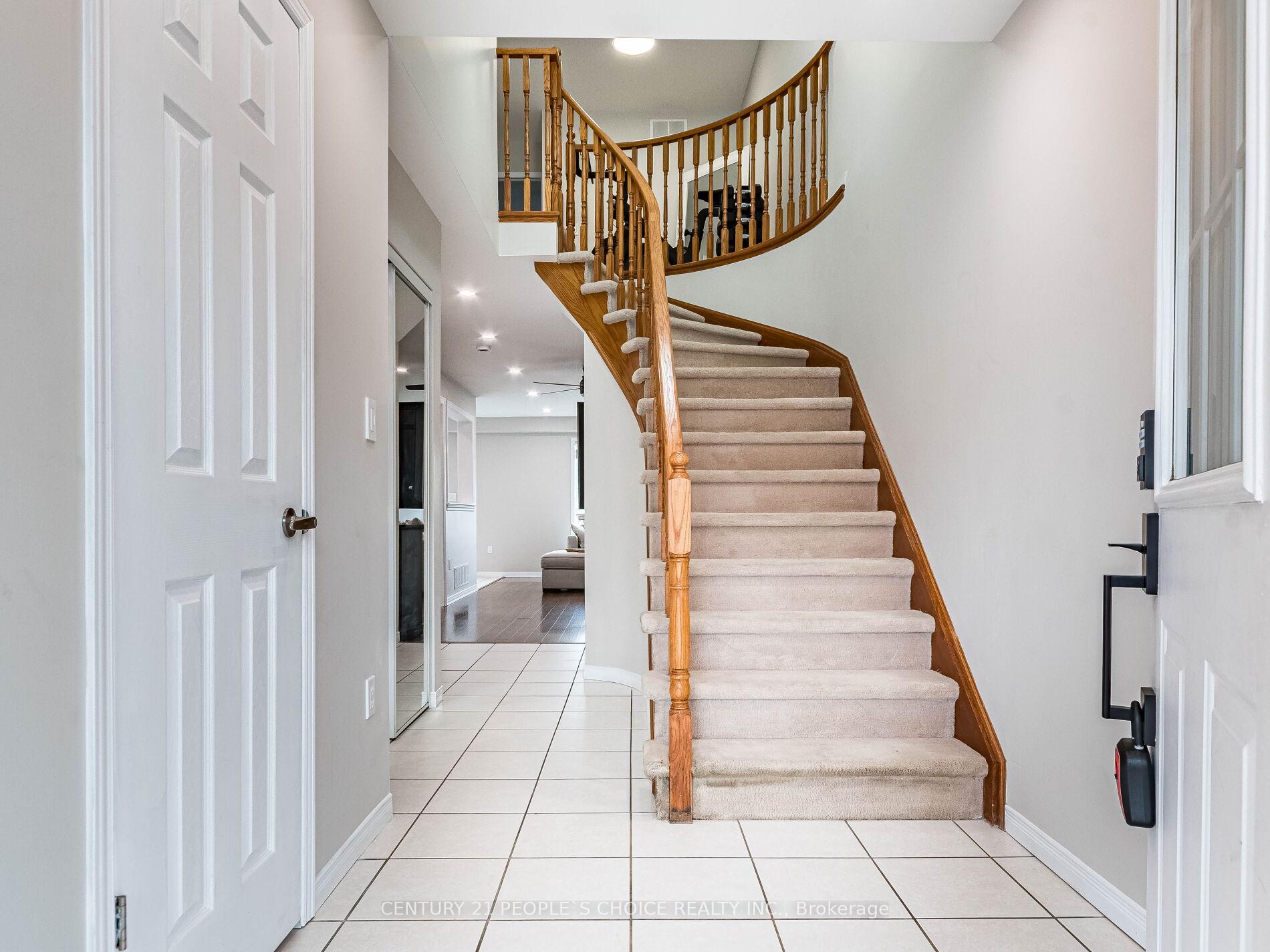 3 Bedrooms Condo at 485 Green,  Hamilton For sale