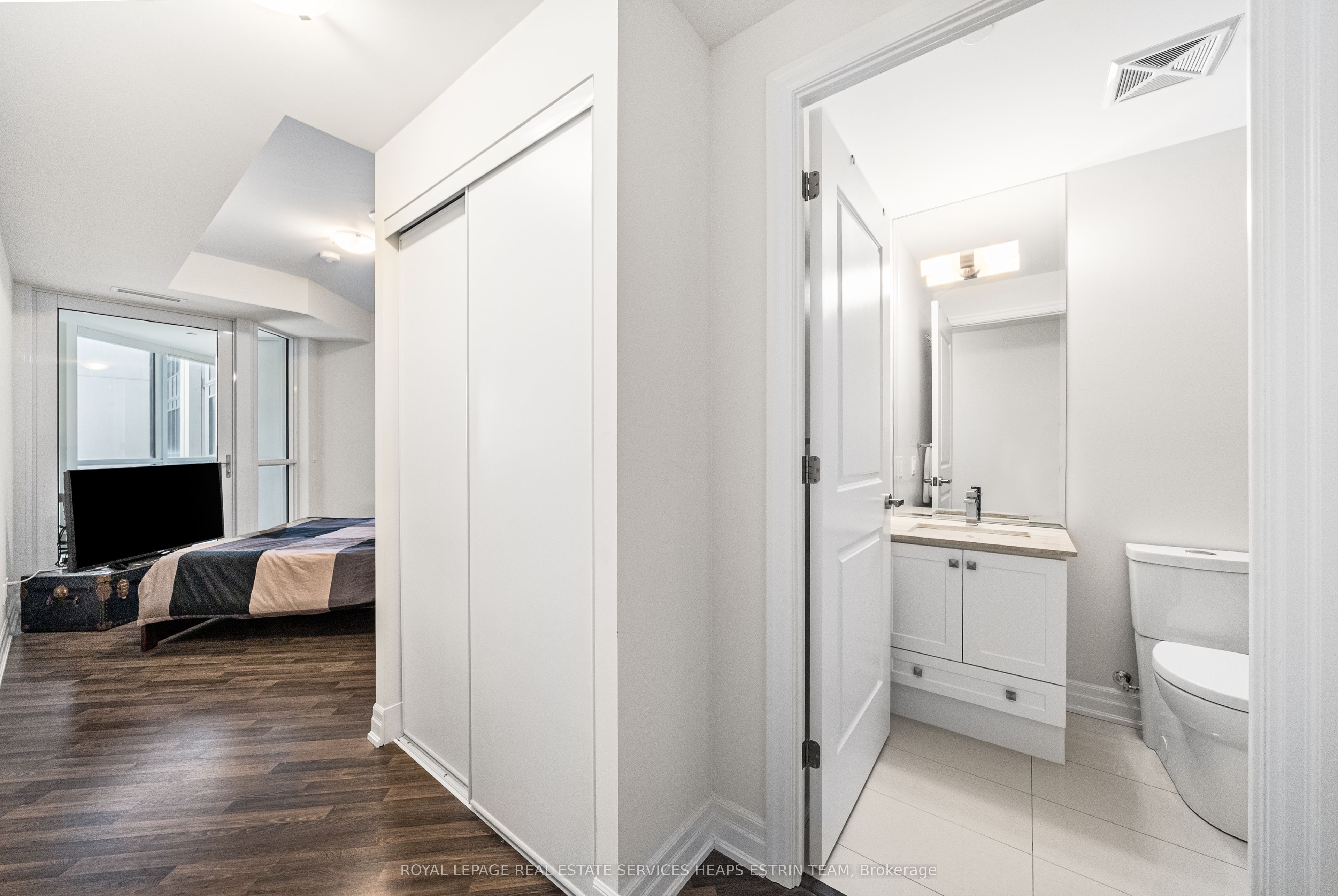 9075 Jane Street, #518