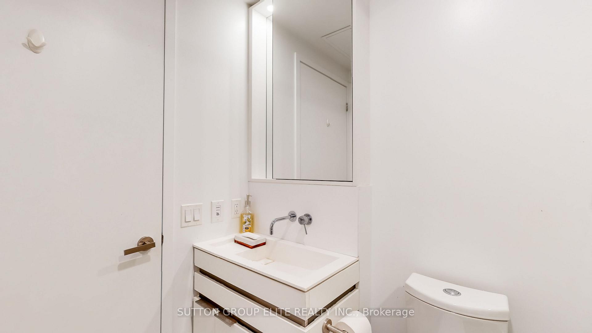2 Bedrooms Condo at 197 YONGE, Toronto For sale