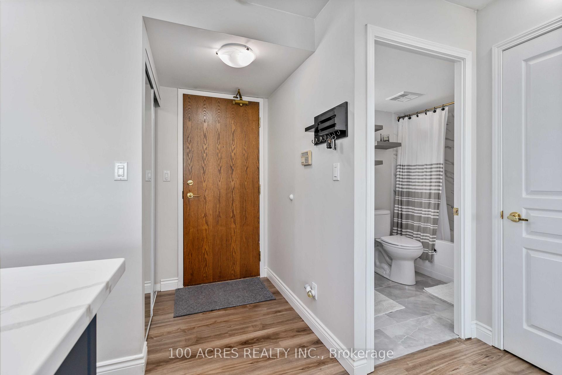 2 Bedrooms Condo at 4879 Kimbermount,  Mississauga For sale