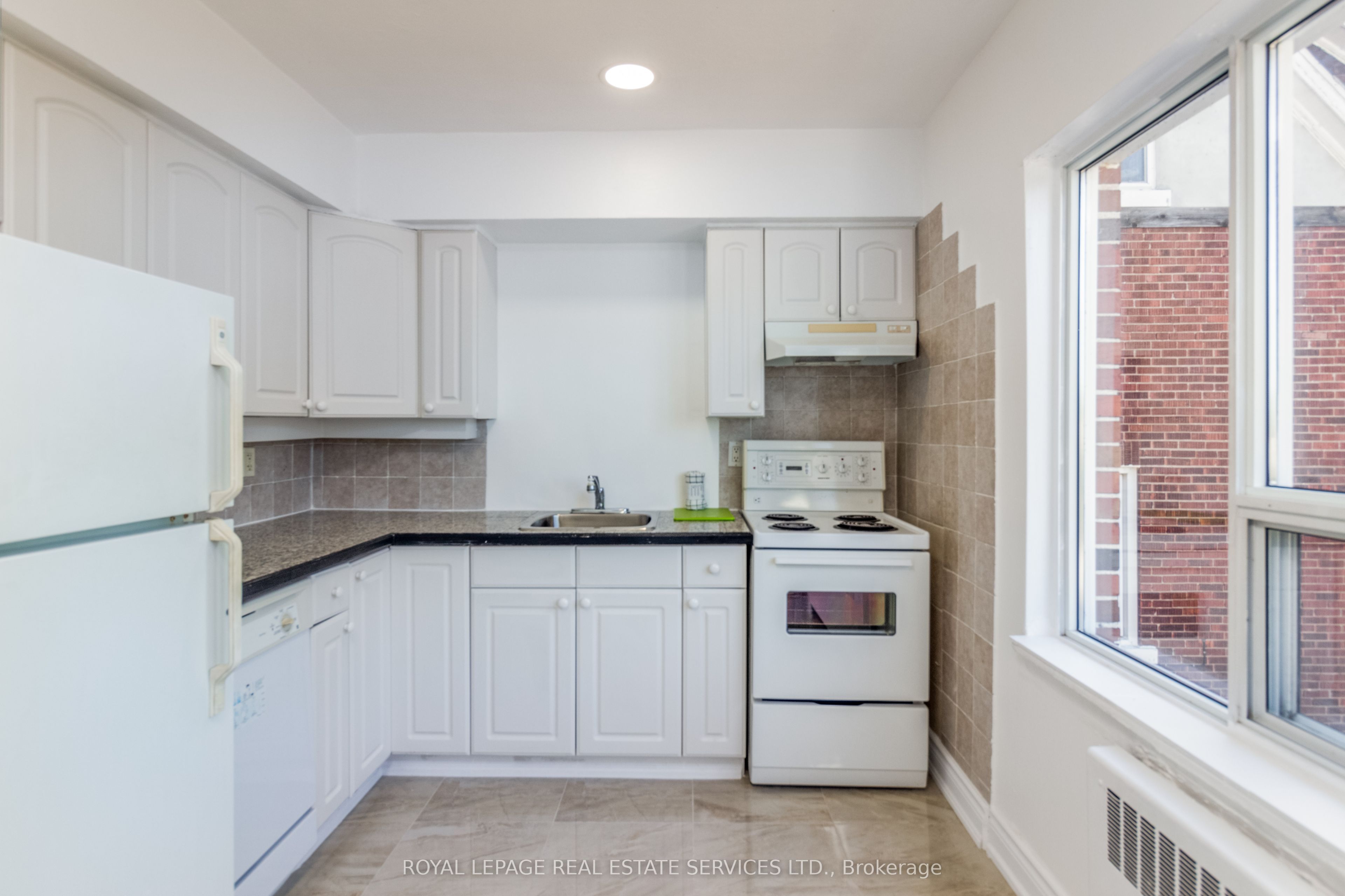 2709 Lake Shore Boulevard W