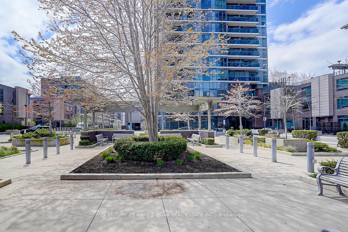 2 Bedrooms Condo at 5 Valhalla Inn, Toronto For sale