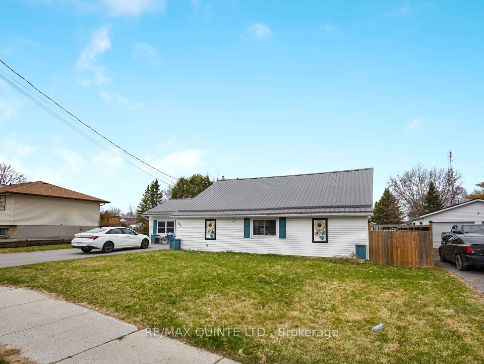 164 University Avenue, Belleville, ON K8N 4Y5