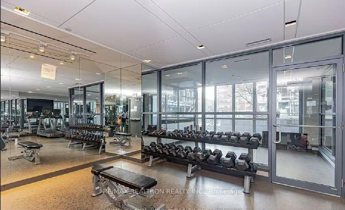 2 Bedrooms Condo at 210 Simcoe, Toronto For sale
