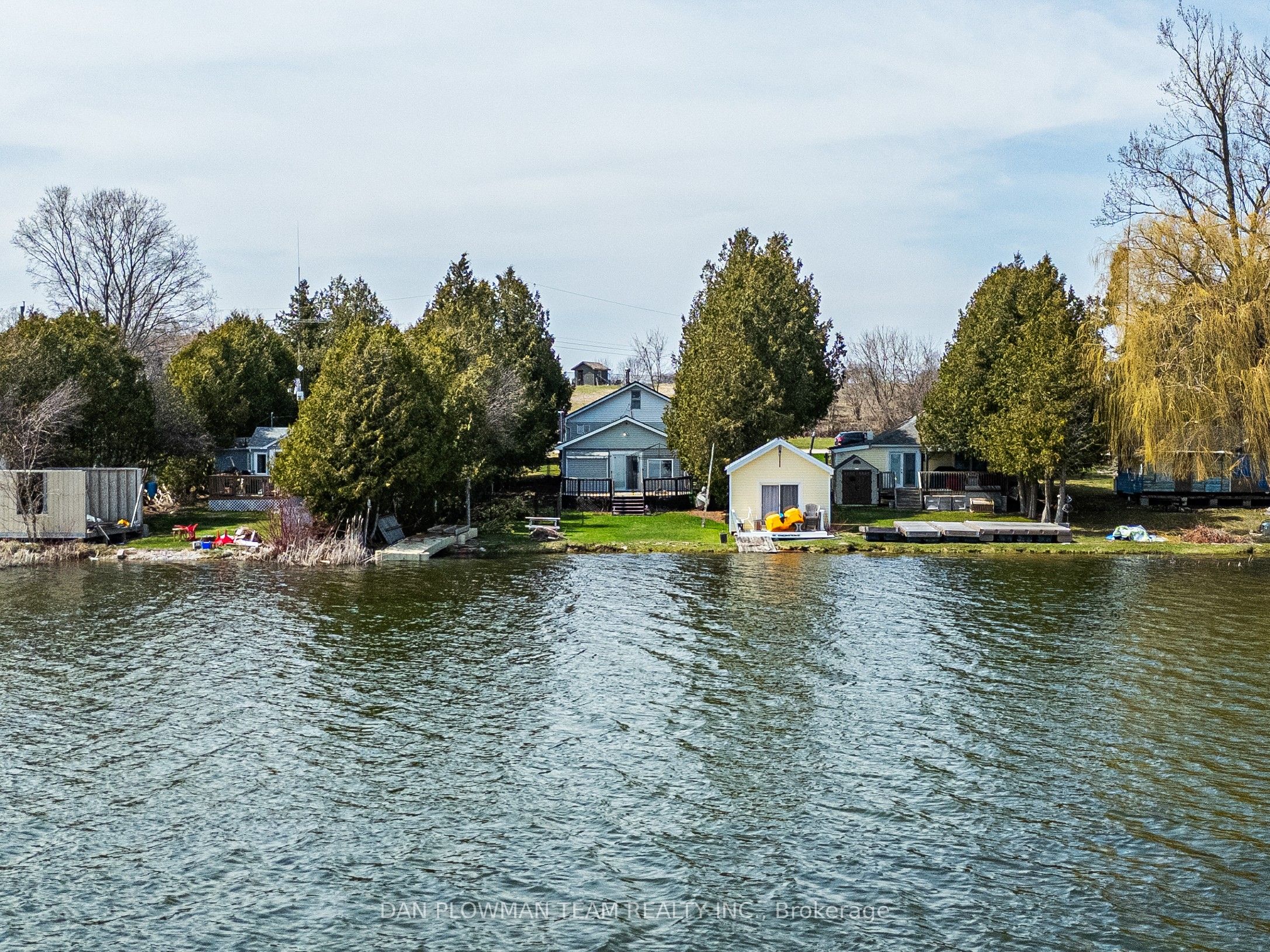 32 Beach Road