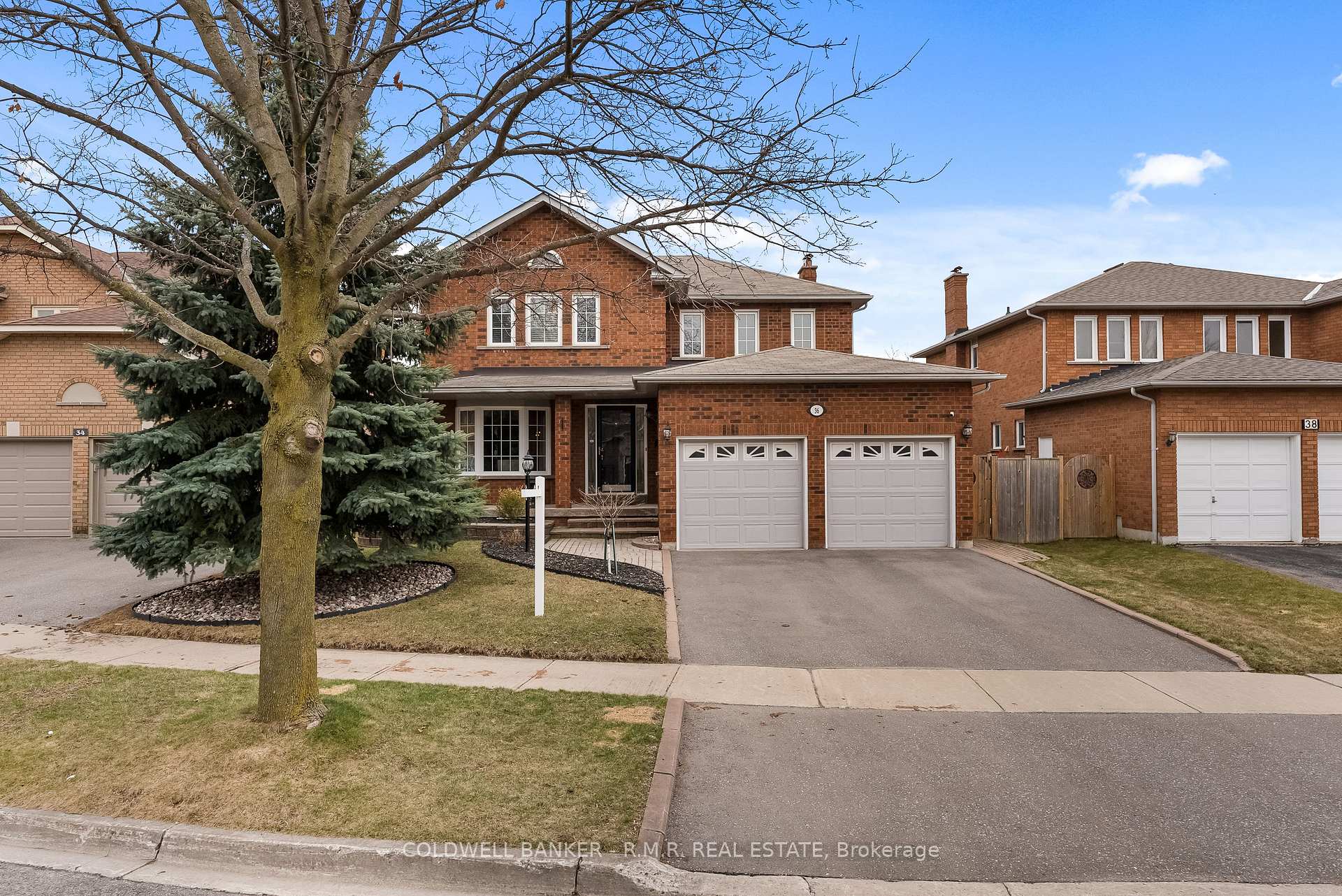 36 Falstaff Crescent, Whitby, ON L1R 1W3
