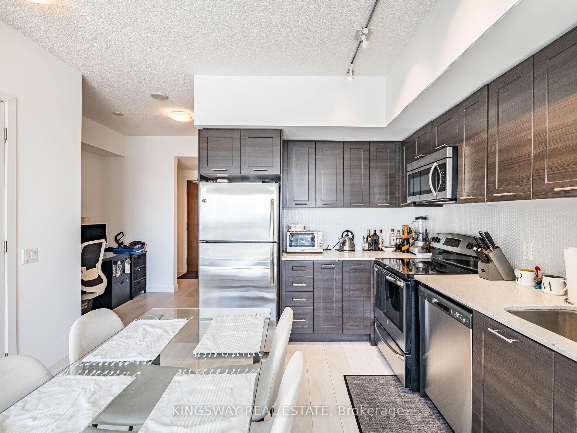 2 Bedrooms Condo at 2200 Lakeshore,  Toronto For sale