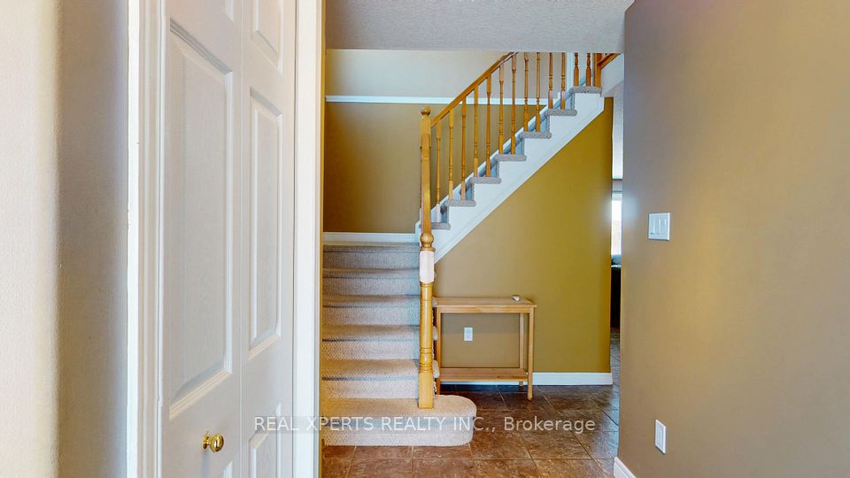 39 Beardmore Cres Crescent, Halton Hills, ON L7J 2Z1