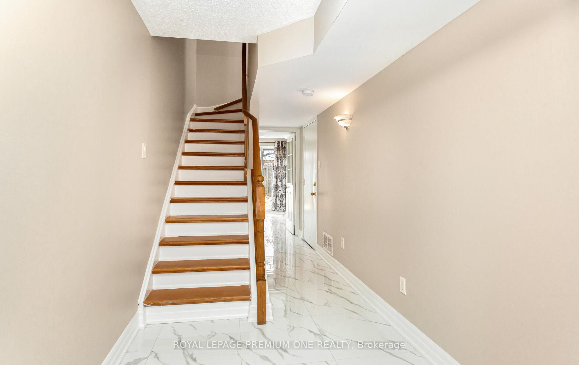 6860 MeadowvaleTownCentre Circle, #23