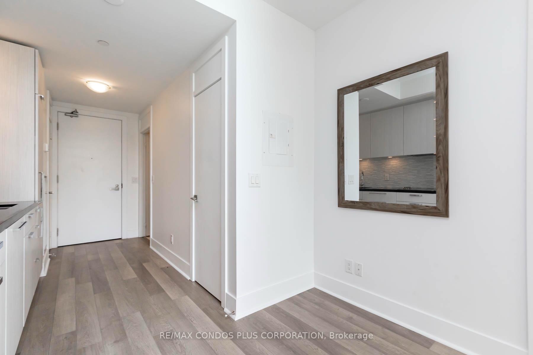 1 Bedroom Condo at 32 Davenport, Toronto For sale