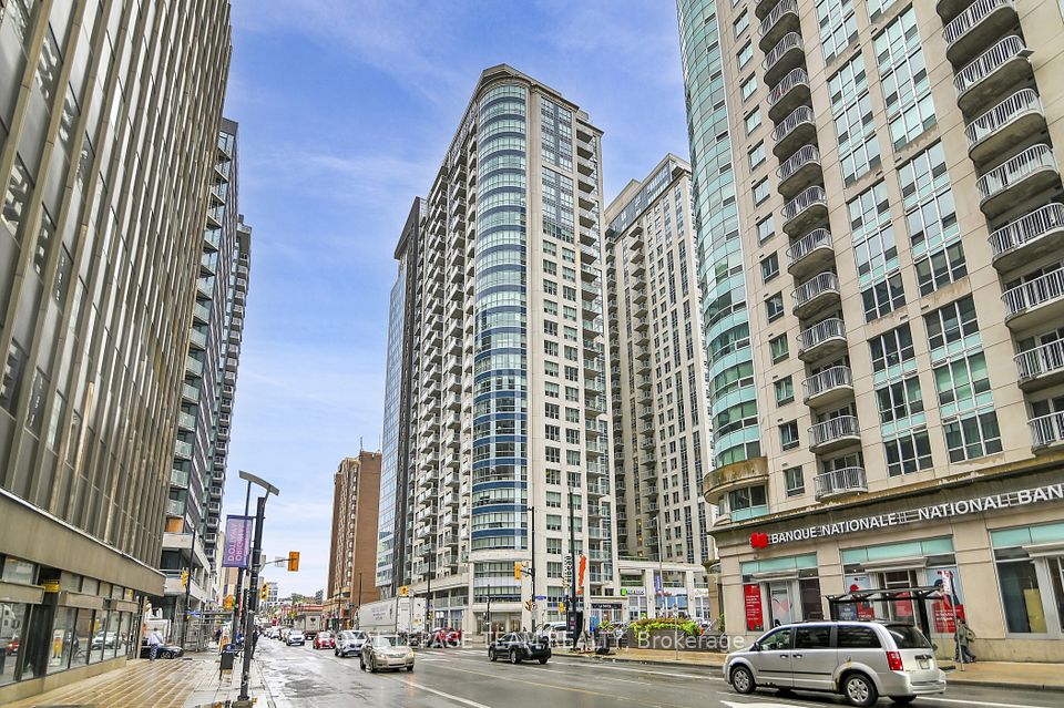 242 RIDEAU
