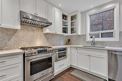 27 Peveril Hill S