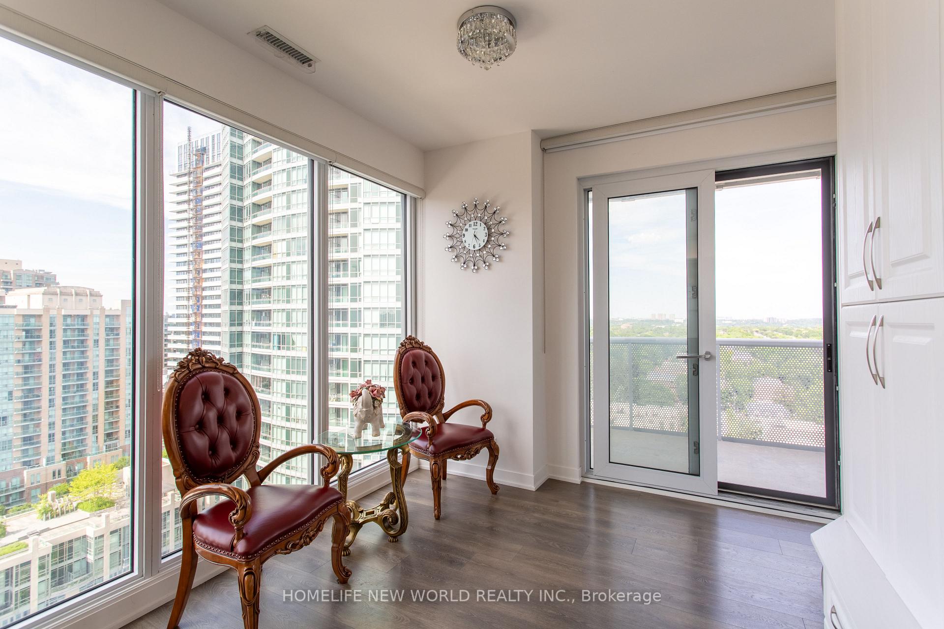 2 Bedrooms Condo at 15 Holmes, Toronto For sale