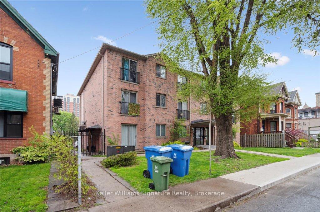 1 Bedroom Condo at 28 Victoria, Hamilton For sale