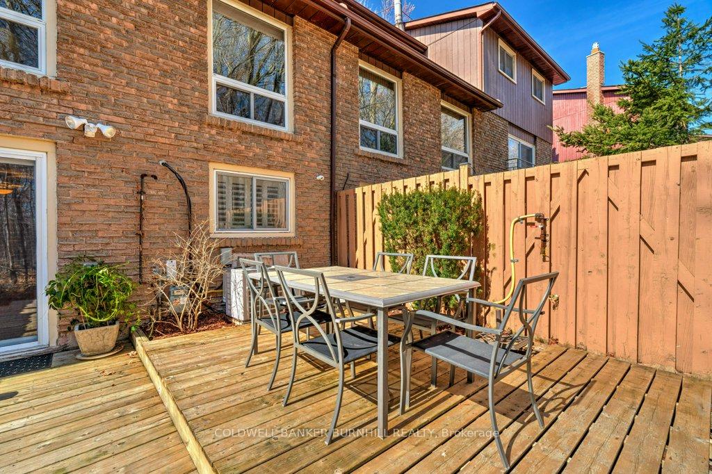 3 Bedrooms Condo at 2301 CAVENDISH,  Burlington For sale